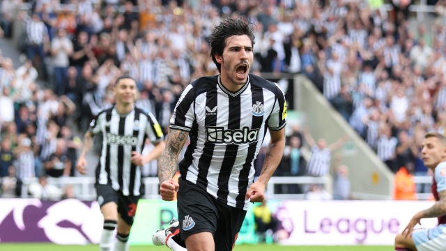 NEWCASTLE UPON TYNE, ENGLAND - AUGUST 12: Sandro Tonali of Newcastle United celebrates after scoring the team's first goal during the Premier League match between Newcastle United and Aston Villa at St. James Park on August 12, 2023 in Newcastle upon Tyne, England. (Photo by George Wood/Getty Images)