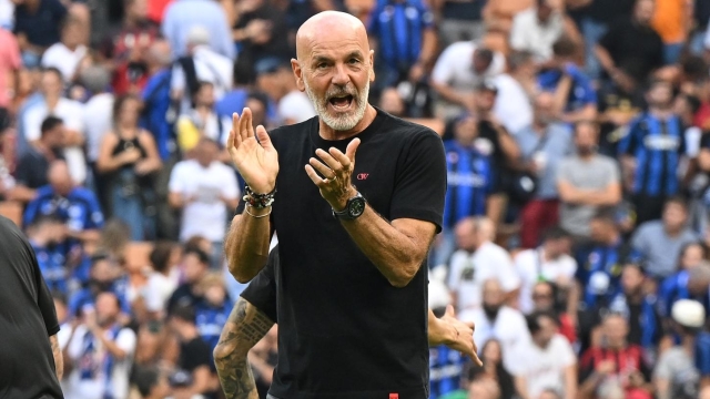 MILAN, ITALY - SEPTEMBER 16:  Head coach of AC Milan Stefano Pioli reacts before the Serie A TIM match between FC Internazionale and AC Milan at Stadio Giuseppe Meazza on September 16, 2023 in Milan, Italy. (Photo by Claudio Villa/AC Milan via Getty Images)