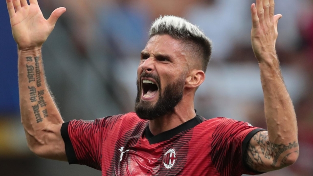 MILAN, ITALY - SEPTEMBER 19:  Olivier Giroud of AC Milan reacts during the UEFA Champions League match between AC Milan and Newcastle United FC at Stadio Giuseppe Meazza on September 19, 2023 in Milan, Italy. (Photo by Emilio Andreoli/Getty Images)
