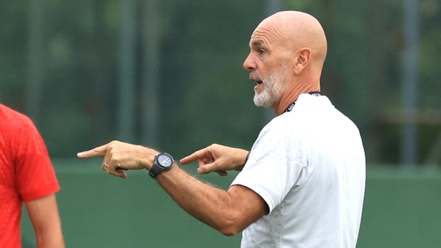 CAIRATE, ITALY - SEPTEMBER 20: Stefano Pioli Head coach of AC Milan gestures during an AC Milan training session at Milanello on September 20, 2023 in Cairate, Italy. (Photo by Giuseppe Cottini/AC Milan via Getty Images)