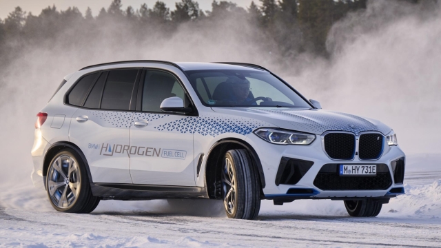 BMW iX5 Hydrogen in Arjeplog Feb 22