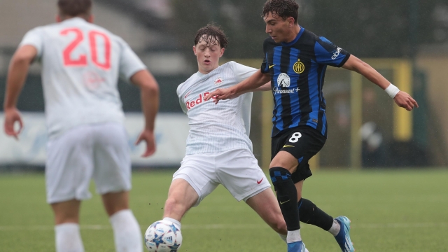 MILAN, ITALY - OCTOBER 24: Luca Di Maggio of FC Internazionale competes for the ball during the UEFA Youth League match between FC Internazionale U19 and FC Salzburg at Konami Youth Development Center on October 24, 2023 in Milan, Italy. (Photo by Emilio Andreoli - Inter/Inter via Getty Images )