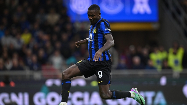 MILAN, ITALY - OCTOBER 29: Marcus Thuram of FC Internazionale scores their team's first goal during the Serie A TIM match between FC Internazionale and AS Roma at Stadio Giuseppe Meazza on October 29, 2023 in Milan, Italy. (Photo by Mattia Ozbot - Inter/Inter via Getty Images)