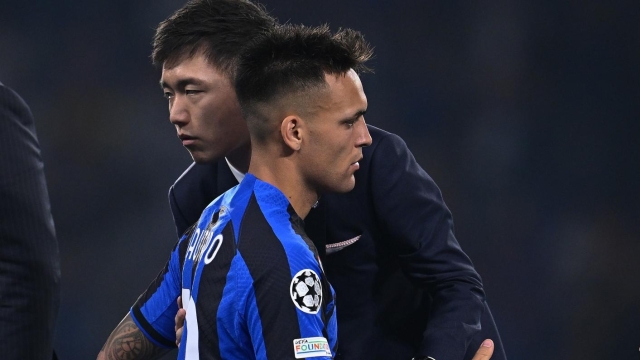 ISTANBUL, TURKEY - JUNE 10: Lautaro Martinez of FC Internazionale is consoled by Steven Zhang at the en of the UEFA Champions League 2022/23 final match between FC Internazionale and Manchester City FC at Atatuerk Olympic Stadium on June 10, 2023 in Istanbul, Turkey. (Photo by Mattia Ozbot - Inter/Inter via Getty Images)