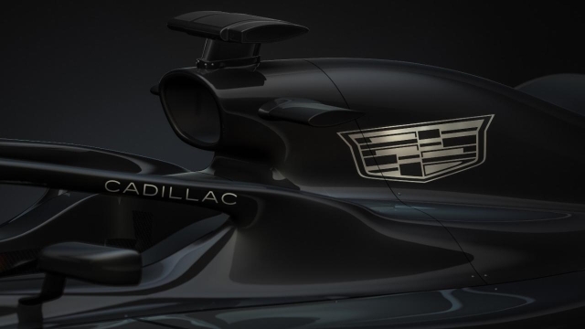 Il logo Cadillac sul cofano motore di una monoposto di Formula 1. General Motors