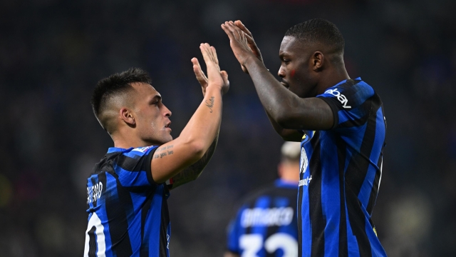 TURIN, ITALY - NOVEMBER 26:  Lautaro Martinez of FC Internazionale celebrates with Marcus Thuram after scoring the goal during the Serie A TIM match between Juventus and FC Internazionale at  on November 26, 2023 in Turin, Italy. (Photo by Mattia Ozbot - Inter/Inter via Getty Images)
