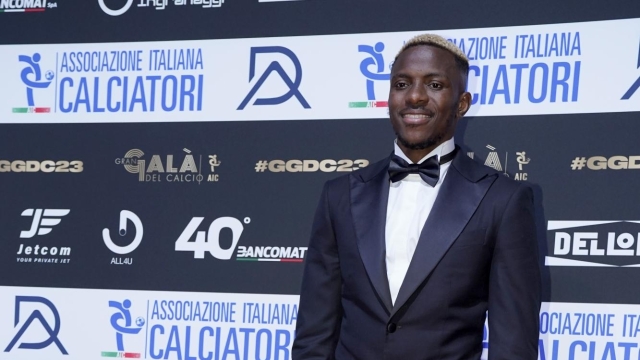 MILAN, ITALY - DECEMBER 04: Victor Osimhen attends the AIC Oscar del Calcio Awards on December 04, 2023 in Milan, Italy. (Photo by Pier Marco Tacca/Getty Images )