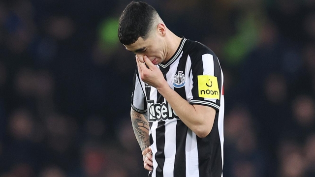LIVERPOOL, ENGLAND - DECEMBER 07: Miguel Almiron of Newcastle United looks dejected following the Premier League match between Everton FC and Newcastle United at Goodison Park on December 07, 2023 in Liverpool, England. (Photo by Jan Kruger/Getty Images)