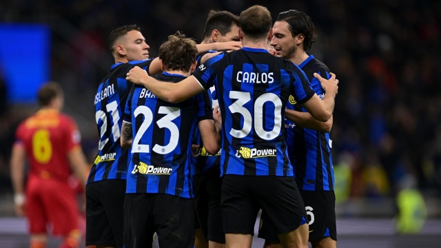 MILAN, ITALY - DECEMBER 23: Nicolo Barella of FC Internazionale celebrates with teammates after scoring their team's second goal during the Serie A TIM match between FC Internazionale and US Lecce at Stadio Giuseppe Meazza on December 23, 2023 in Milan, Italy. (Photo by Mattia Ozbot - Inter/Inter via Getty Images)