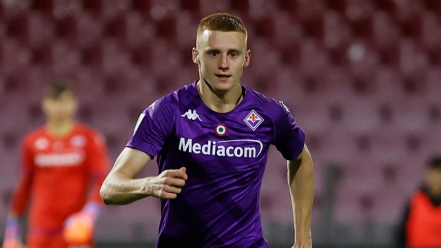 Foto Alessandro Garofalo/LaPresse 25 aprile 2023 Salerno, Italia - Sport, Calcio - Fiorentina U19 vs Roma U19 - Finale Coppa Italia Primavera TIM 2022/2023 - Stadio Arechi. Nella foto:   April 25, 2023 Salerno, Italy - Sport, Soccer - Fiorentina U19 vs Roma U19 - Primavera TIM Cup 2022/2023 - Arechi stadium. In the pic: Pietro Comuzzo (ACF Fiorentina)