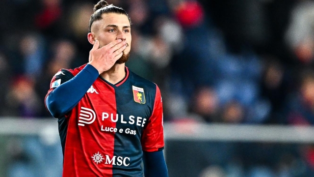GENOA, ITALY - NOVEMBER 10: Radu Dragusin of Genoa celebrates after scoring a goal during the Serie A TIM match between Genoa CFC and Hellas Verona FC at Stadio Luigi Ferraris on November 10, 2023 in Genoa, Italy. (Photo by Simone Arveda/Getty Images)