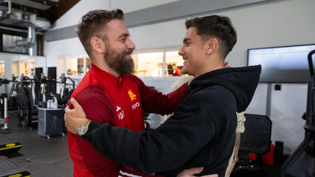 ROME, ITALY - JANUARY 16:  Daniele De Rossi meets Paulo Dybala during his first day as AS Roma coach at Centro Sportivo Fulvio Bernardini on January 16, 2024 in Rome, Italy. (Photo by Fabio Rossi/AS Roma via Getty Images)