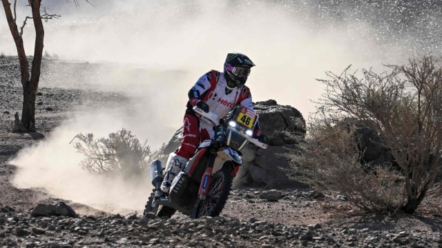 Hero Motosports Team Rally's Botswanan biker Ross Branch controls his bike as he competes during stage 10 between Al-Ula and Al-Ula, Saudi Arabia, on January 17, 2024, as part of the Dakar rally 2024. (Photo by PATRICK HERTZOG / AFP)