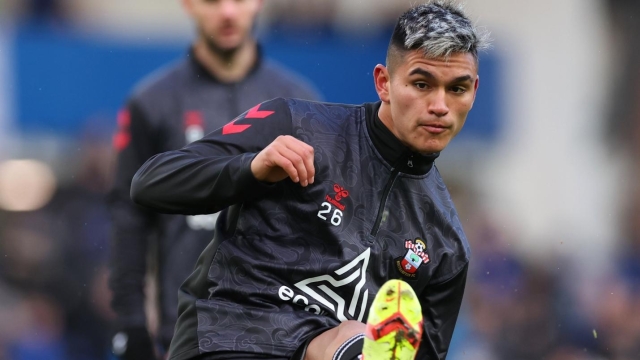 LIVERPOOL, ENGLAND - JANUARY 14: Carlos Alcaraz of Southampton warms up prior to the Premier League match between Everton FC and Southampton FC at Goodison Park on January 14, 2023 in Liverpool, England. (Photo by Alex Livesey/Getty Images)