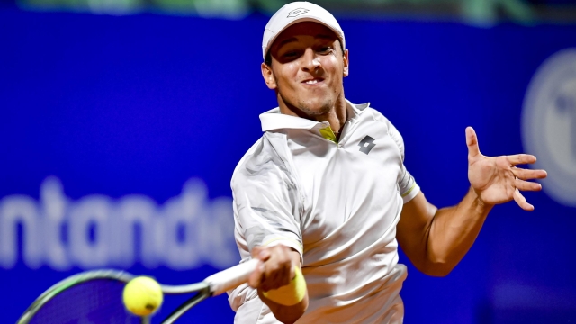 BUENOS AIRES, ARGENTINA - FEBRUARY 15: Luciano Darderi of Italy plays a forehand in the second round singles match against Sebastian Baez of Argentina during day four of the ATP 250 Argentina Open 2024 at Buenos Aires Lawn Tennis Club on February 15, 2024 in Buenos Aires, Argentina. (Photo by Marcelo Endelli/Getty Images)