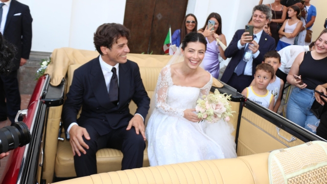 L'attrice Alessandra Mastronardi ha sposato il dentista Gianpaolo Sannino. Il matrimonio è stato celebrato nella chiesa di Santa Sofia ad Anacapri 8 luglio 2023 ANSA/GIUSEPPE CATUOGNO