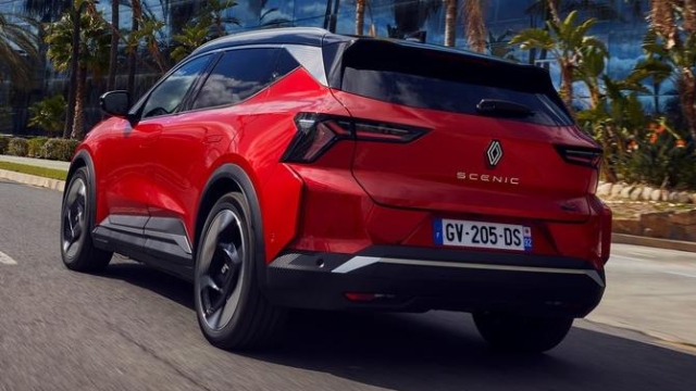 Renault Scenic E-tech 2024, posteriore