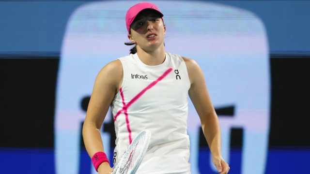 MIAMI GARDENS, FLORIDA - MARCH 25: Iga Swiatek of Poland reacts during her women's singles match against Ekaterina Alexandrova during the Miami Open at Hard Rock Stadium on March 25, 2024 in Miami Gardens, Florida.   Megan Briggs/Getty Images/AFP (Photo by Megan Briggs / GETTY IMAGES NORTH AMERICA / Getty Images via AFP)