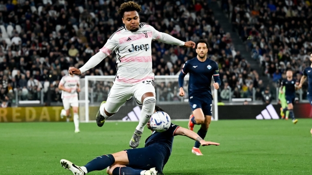 TURIN, ITALY - APRIL 02: Weston McKennie of Juventus is challenged by Alessio Romagnoli of SS Lazio during the Coppa Italia Semi-final match between Juventus and SS Lazio at Allianz Stadium on April 02, 2024 in Turin, Italy. (Photo by Daniele Badolato - Juventus FC/Juventus FC via Getty Images)