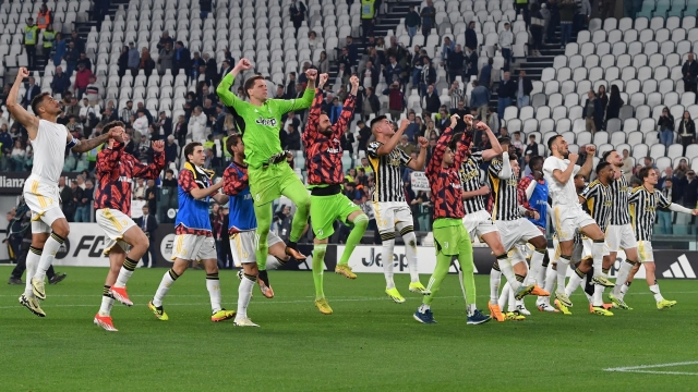 TURIN, ITALY - APRIL 07: players of Juventus greet the fans and celebrate the victory after the Serie A TIM match between Juventus and ACF Fiorentina at Allianz Stadium on April 07, 2024 in Turin, Italy. (Photo by Chris Ricco - Juventus FC/Juventus FC via Getty Images)