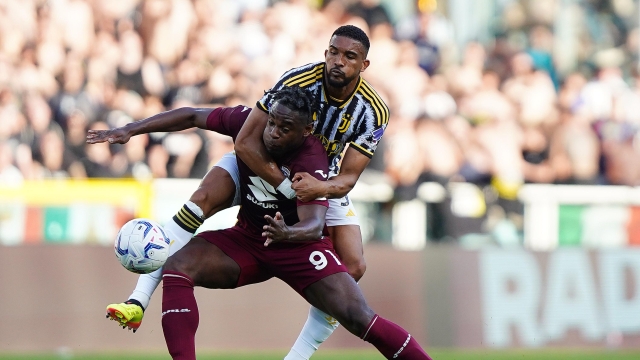 Fc Juventus's Bremer  fights for the ball with Torino's Duvan Zapata  during the Serie A soccer  match between Torino and Juventus  at the Olympic Stadium Grande Torino  , north Italy - Saturday 13 , April , 2024. Sport - Soccer . (Photo by Spada/LaPresse)