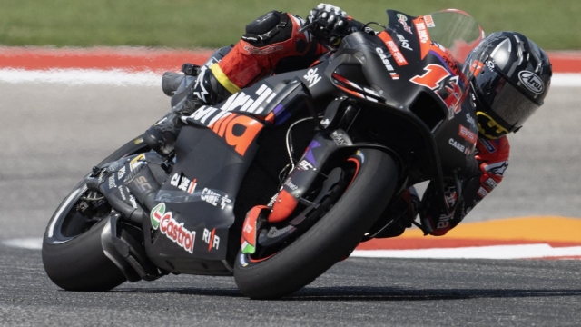 AUSTIN, TEXAS - APRIL 13: Maverick Vinales of Spain and Aprilia Racing rounds the bend during the MotoGP Of The Americas - Sprint on April 13, 2024 at Circuit of the Americas in Austin, Texas.   Mirco Lazzari gp/Getty Images/AFP (Photo by Mirco Lazzari gp / GETTY IMAGES NORTH AMERICA / Getty Images via AFP)