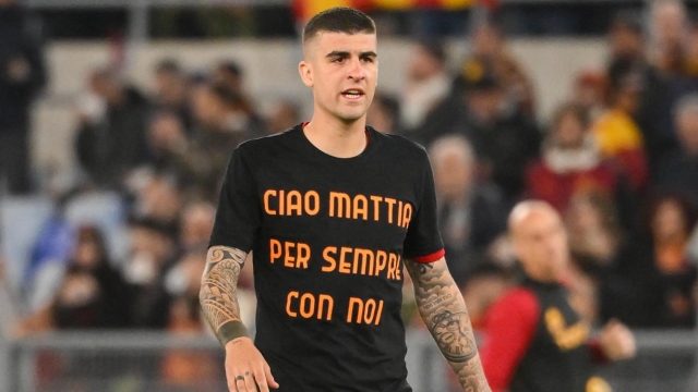 ROME, ITALY - APRIL 18:  AS Roma player Gianluca Mancini warm-up prior the UEFA Europa League 2023/24 Quarter-Final second leg match between AS Roma and AC Milan at Stadio Olimpico on April 18, 2024 in Rome, Italy. (Photo by Fabio Rossi/AS Roma via Getty Images)