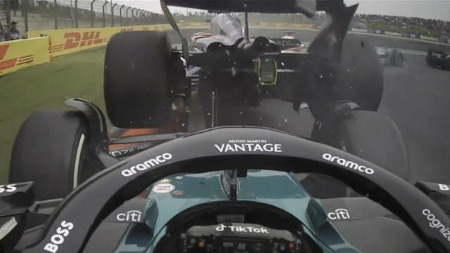 Lance Stroll tampona Daniel Ricciardo in regime di Safety Car. F1TV