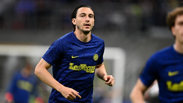MILAN, ITALY - APRIL 14: Matteo Darmian of FC Internazionale warms up ahead before the Serie A TIM match between FC Internazionale and Cagliari at Stadio Giuseppe Meazza on April 14, 2024 in Milan, Italy. (Photo by Mattia Ozbot - Inter/Inter via Getty Images)