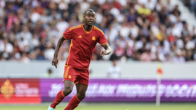 (FILES) AS Roma's French defender Obite Evan Ndicka controls the ball during a friendly football match between Toulouse (TFC) and AS Roma (ASR) at the Stadium TFC in Toulouse, southwestern France, on August 6, 2023. The match between Udinese and AS Roma in the 32nd round of the Italian Championship was called off on April 14, 2024, afterRoma's French defender #05 Obite Evan Ndicka fainted. (Photo by Charly TRIBALLEAU / AFP)
