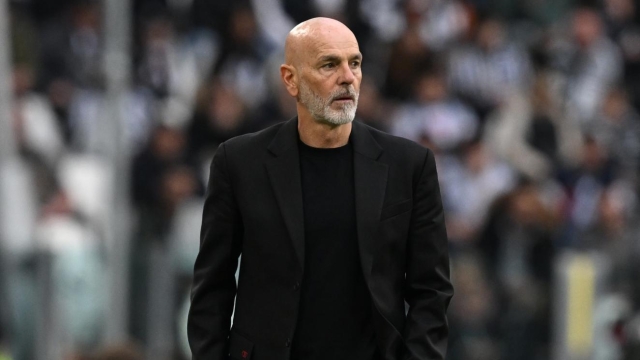 TURIN, ITALY - APRIL 27:  Head coach of AC Milan Stefano Pioli reacts during the Serie A TIM match between Juventus and AC Milan at Allianz Stadium on April 27, 2024 in Turin, Italy. (Photo by Claudio Villa/AC Milan via Getty Images)