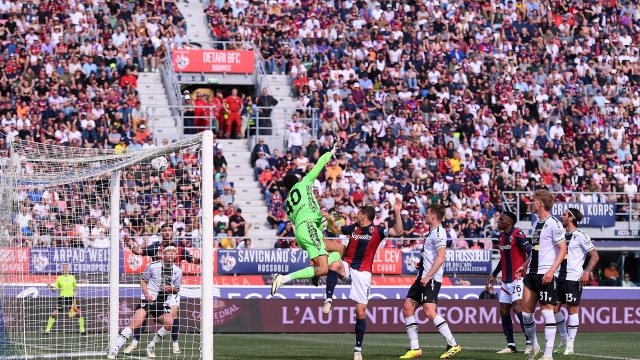 BOLOGNA, ITALY - APRIL 28: Maduka Okoye of Udinese Calcio fails to save a free-kick from Alexis Saelemaekers of Bologna FC (not pictured) during the Serie A TIM match between Bologna FC and Udinese Calcio at Stadio Renato Dall'Ara on April 28, 2024 in Bologna, Italy. (Photo by Alessandro Sabattini/Getty Images)