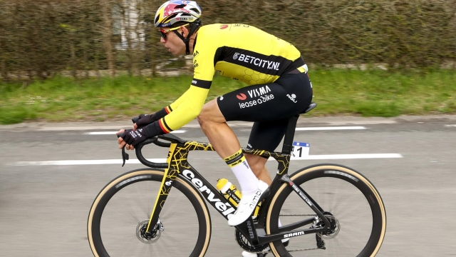 Belgian Wout van Aert of Team Visma-Lease competes in the men elite 'Dwars Door Vlaanderen' cycling race, 188,6 km from Roeselare to Waregem, on March 27, 2024. (Photo by DAVID PINTENS / Belga / AFP) / Belgium OUT