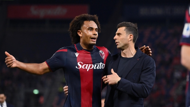 Bologna?s head coach Thiago Motta shouts instructions to Bologna's Joshua Zirkzee during the Serie a Tim match between Bologna and Monza - Serie A TIM at Renato Dall?Ara Stadium - Sport, Soccer - Bologna, Italy - Saturday April 13, 2024 (Photo by Massimo Paolone/LaPresse)