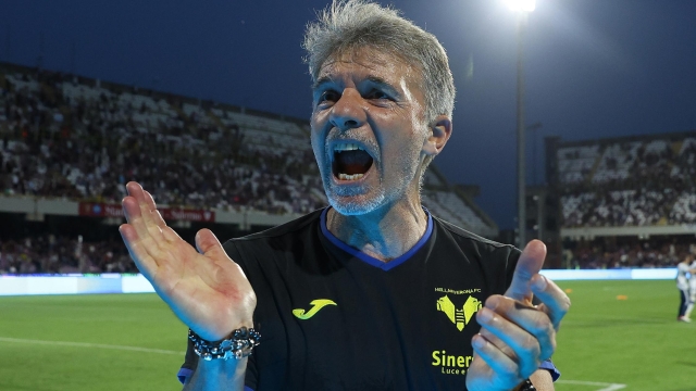 SALERNO, ITALY - MAY 20: Marco Baroni Hellas Verona FC head coach celebrates the victory after the Serie A TIM match between US Salernitana and Hellas Verona FC at Stadio Arechi on May 20, 2024 in Salerno, Italy. (Photo by Francesco Pecoraro/Getty Images)