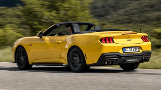 Ford Mustang 2024, cabrio