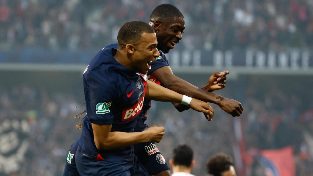 epa11370046 Kylian Mbappe (C-L) of PSG celebrates after Ousmane Dembele (C) scored the 1-0  lead goal during theCoupe de France Final match between Olympique Lyon and Paris Saint Germain in Lille, France, 25 May 2024.  EPA/MOHAMMED BADRA