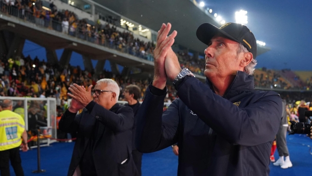 Lecce's coach Luca Gotti jubilates after the Italian Serie A soccer match US Lecce - Atalanta Calcio at the Via del Mare stadium in Lecce, Italy, 18 may 2024. ANSA/ABBONDANZA SCURO LEZZI
