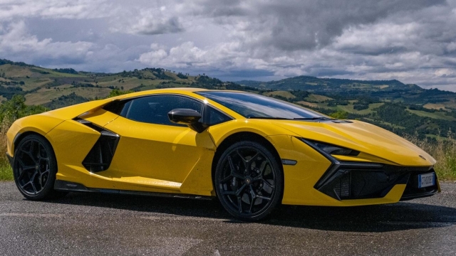 Lamborghini-Revuelto-2024-Prova
