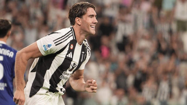 Juventus’ Dusan Vlahovic celebrates ( goal disallowed)  during the Serie A soccer match between Juventus and Como at the Allianz Stadium in Turin, north west Italy - Monday, August 19, 2024. Sport - Soccer . (Photo by Marco Alpozzi/Lapresse)