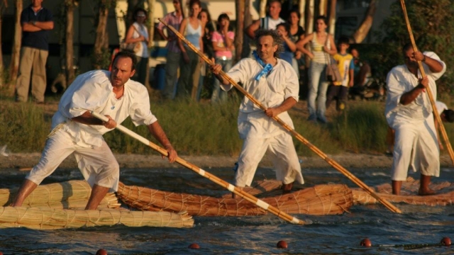 La regata di Is Fassonis a Santa Giusta (Oristano). Ph. Sardegna Digital Library/Comune di Santa Giusta