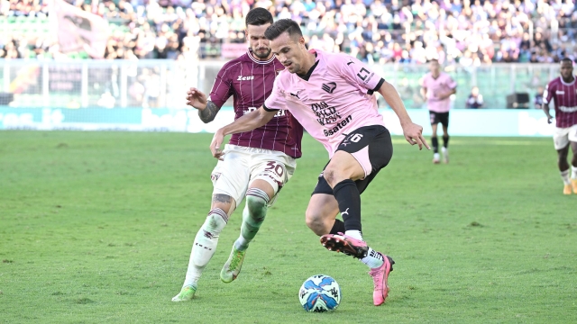 Foto Giovanni Isolino/LaPresse 06 Ottobre 2024 Palermo, Italia - sport, calcio - Palermo vs Salernitana - Campionato di calcio Serie B 2024/2025 - Stadio Renzo Barbera. Nella foto: VALERIO VERRE -   October 06, 2024 Palermo, Italy - sport, soccer - Palermo vs Salernitana - Italian Football Championship League B 2024/2025 - Renzo Barbera stadium. In the pic:VALERIO VERRE -