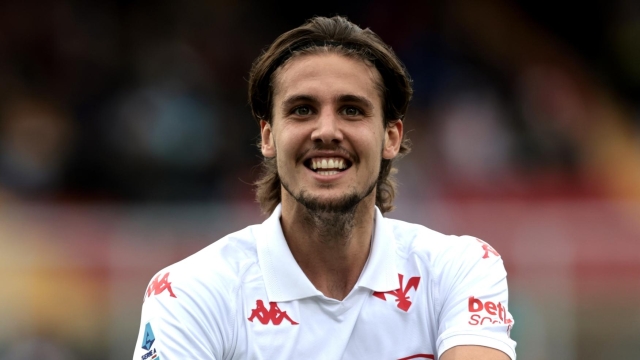 LECCE, ITALY - OCTOBER 20: Andrea Colpani of Fiorentina celebrates after scoring his team's second goal during the Serie A match between Lecce and Fiorentina at Stadio Via del Mare on October 20, 2024 in Lecce, Italy. (Photo by Maurizio Lagana/Getty Images)