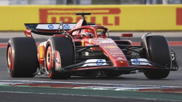 epa11669812 Charles Leclerc of Monaco for Team Ferrari in action during the Qualifying for the Formula One United States Grand Prix in Austin, Texas, USA, 19 October 2024. The 2024 Formula 1 United States Grand Prix is held at the Circuit of the Americas on 20 October.  EPA/JOHN MABANGLO