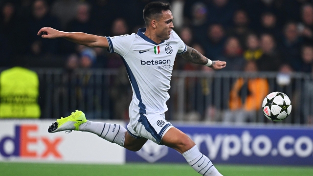 BERN, SWITZERLAND - OCTOBER 23:  Lautaro Martinez of FC Internazionale in action during the UEFA Champions League 2024/25 League Phase MD3 match between BSC Young Boys and FC Internazionale Milano at Stadion Wankdorf on October 23, 2024 in Bern, Switzerland. (Photo by Mattia Ozbot - Inter/Inter via Getty Images)