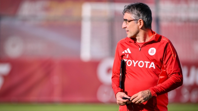 ROME, ITALY - NOVEMBER 02: AS Roma coach IvanJuric during a training session at Centro Sportivo Fulvio Bernardini on November 02, 2024 in Rome, Italy. (Photo by Fabio Rossi/AS Roma via Getty Images)