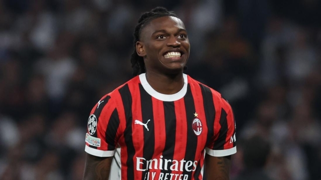 MADRID, SPAIN - NOVEMBER 05:  Rafael Leao of AC Milan reacts during the UEFA Champions League 2024/25 League Phase MD4 match between Real Madrid C.F. and AC Milan at Estadio Santiago Bernabeu on November 05, 2024 in Madrid, Spain. (Photo by Claudio Villa/AC Milan via Getty Images)