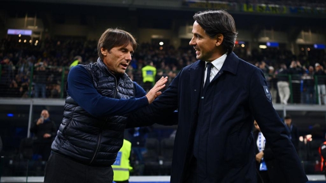  Head Coach of Napoli Antonio Conte and Head Coach of FC Internazionale Simone Inzaghi are seen during the Serie A match between FC Internazionale and Napoli at Stadio Giuseppe Meazza on November 10, 2024 in Milan, Italy. (Photo by Mattia Ozbot - Inter/Inter via Getty Images)