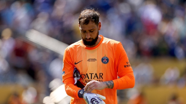  Gianluigi Donnarumma #1 of Paris Saint-Germain looks on during the FIFA Club World Cup 2025 Final match between Chelsea FC and Paris Saint-Germain at MetLife Stadium on July 13, 2025 in East Rutherford, New Jersey.   Buda Mendes/Getty Images/AFP (Photo by Buda Mendes / GETTY IMAGES NORTH AMERICA / Getty Images via AFP)