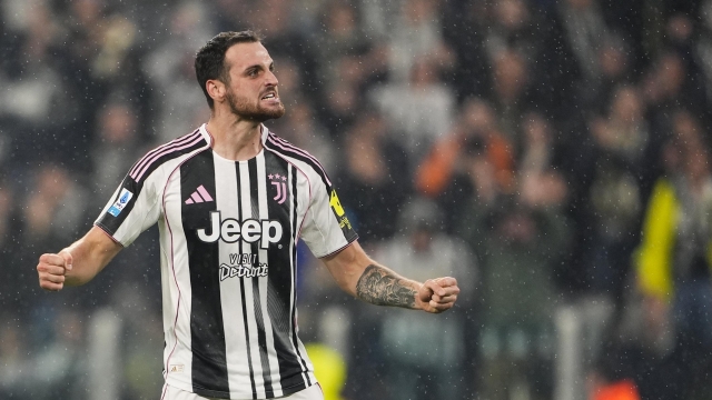 Juventusâs Federico Gatti celebrates after scoring the 2-1 goal for his team during the Serie A soccer match between Juventus Fc and Udinese at the Juventus Stadium in Turin, north west Italy - October 29, 2025. Sport - Soccer (Photo by Fabio Ferrari/LaPresse)
